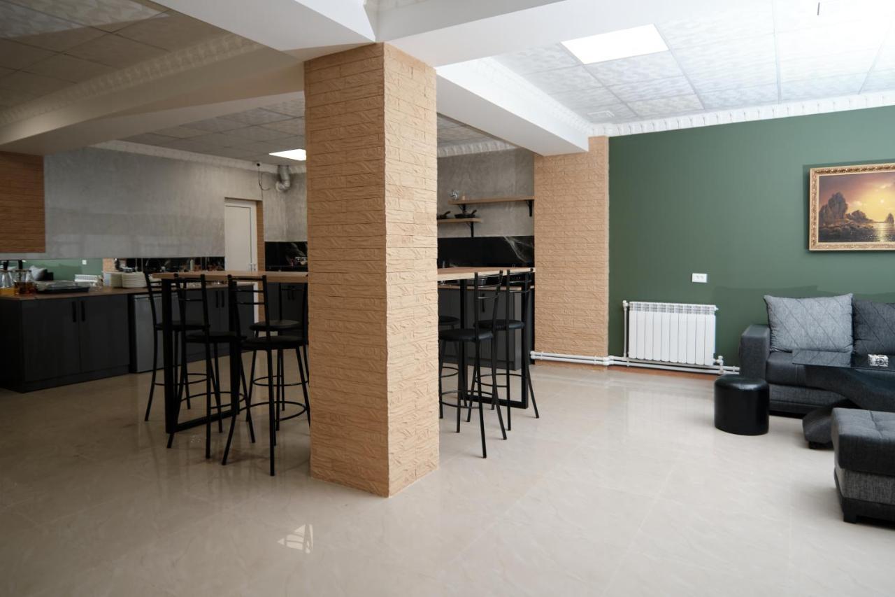 Aparthotel Ro Metro Gyumri Esterno foto
